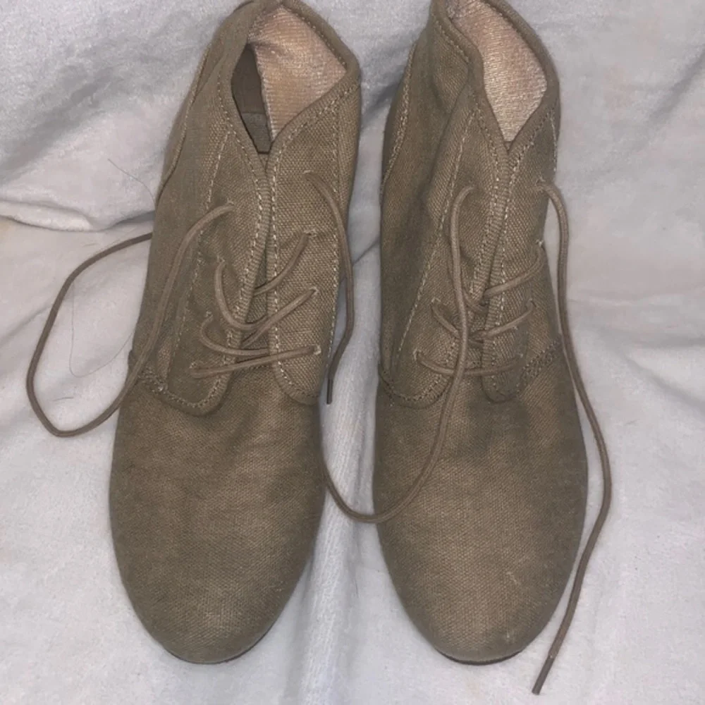 American eagle wedge boots